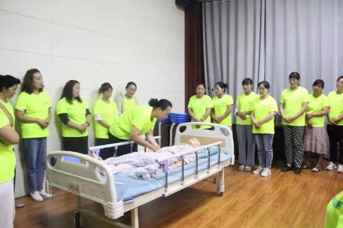 “天水白娃娃”家政劳务品牌照片 6